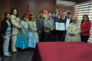 Lee más sobre el artículo Autoridades del municipio de Pelechuco reciben DCP 0033/2018