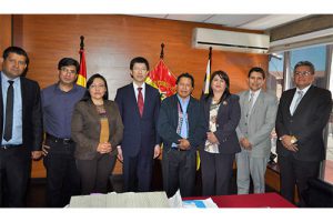 Lee más sobre el artículo Embajador de China en Bolivia realiza visita protocolar al TCP
