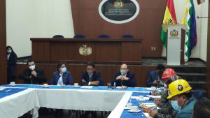 Lee más sobre el artículo Presidente del TCP participó en reunión de coordinación con dirigencia obrera y fabril del país