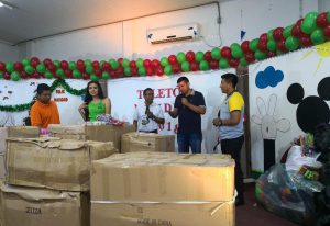 Lee más sobre el artículo Magistrado Espada y su despacho lograron que 5000 niñas y niños tengan una Feliz Navidad