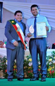 Lee más sobre el artículo Magistrado Espada recibe reconocimiento en ocasión del 113 aniversario de fundación de Cobija