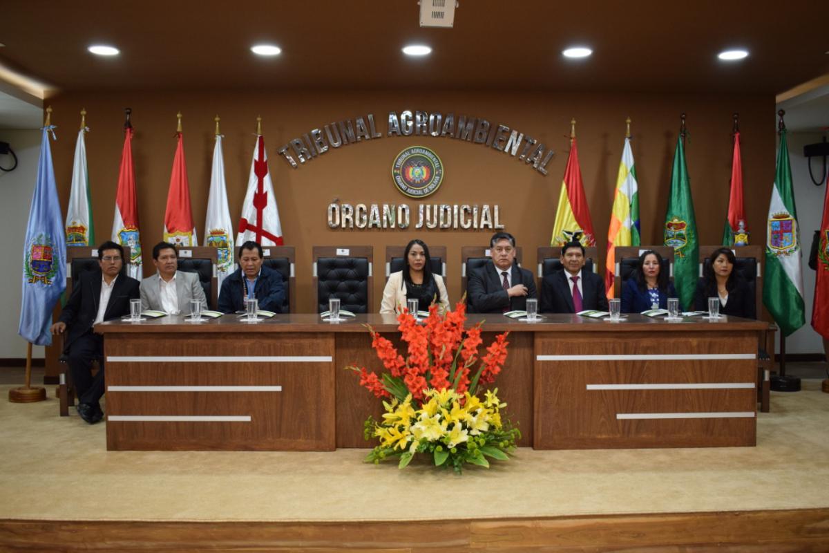 Lee más sobre el artículo Presidente y Magistrados del TCP asistieron a la Audiencia de RPC 2018 del Tribunal Agroambiental