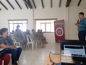 Lee más sobre el artículo Magistrado electo por Santa Cruz brinda conferencia magistral en municipio cruceño