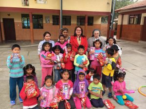 Lee más sobre el artículo La Magistrada Gallardo y su personal alegraron la Navidad de niños y niñas de zonas rurales de Cochabamba