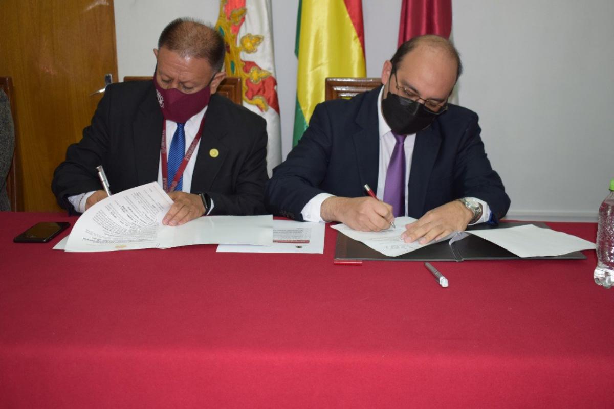 Lee más sobre el artículo TCP Y UNIVALE SUSCRIBEN CONVENIO DE COOPERACIÓN ACADÉMICA INTERINSTITUCIONAL