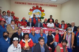 Lee más sobre el artículo PRESIDENTE DEL TCP COORDINÓ CON EL SECTOR FABRIL DE BOLIVIA ACCIONES DE CAPACITACIÓN Y FORMACIÓN