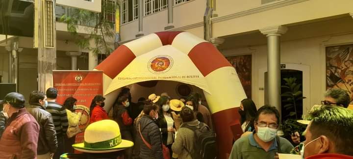 En este momento estás viendo MAGISTRADA AMUSQUIVAR Y LA REPRESENTACIÓN DEPARTAMENTAL DEL TCP EN ORURO PARTICIPARON EN LA FERIA DEL LIBRO