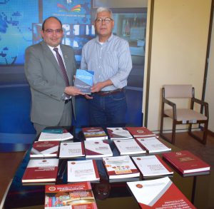 Lee más sobre el artículo PRESIDENTE DEL TCP, MSc. PAUL FRANCO ZAMORA, REALIZÓ LA ENTREGA DE UN LOTE DE PUBLICACIONES A LA ESCUELA DE JUECES DEL ESTADO