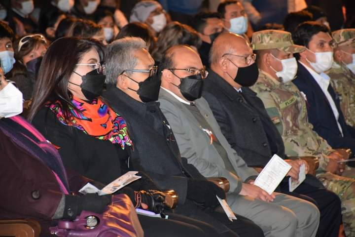 Lee más sobre el artículo AUTORIDADES DEL TCP PARTICIPARÓN EN RETRETA DE GALA REALIZADA EN HOMENAJE AL 25 DE MAYO