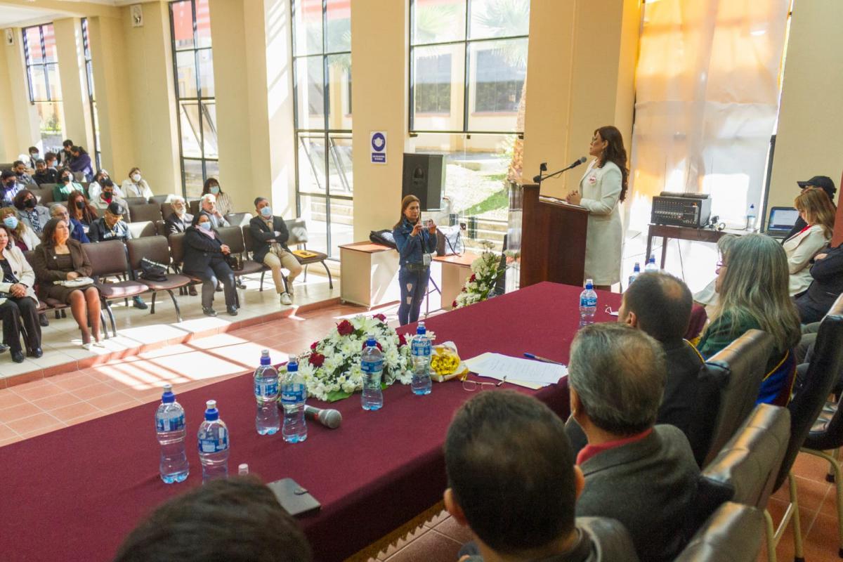 En este momento estás viendo UNIVERSIDAD JUAN MISAEL SARACHO DE TARIJA OTORGÓ UN RECONOCIMIENTO A LA MAGISTRADA CORNEJO POR SU TRAYECTORIA ACADÉMICA Y APOYO A LA FACULTAD DE CIENCIAS JURÍDICAS Y POLÍTICAS