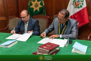 Lee más sobre el artículo TRIBUNAL CONSTITUCIONAL PLURINACIONAL SUSCRIBE CONVENIO DE COOPERACIÓN CON EL COLEGIO DE ABOGADOS DE LA LIBERTAD DE TRUJILLO-PERÚ