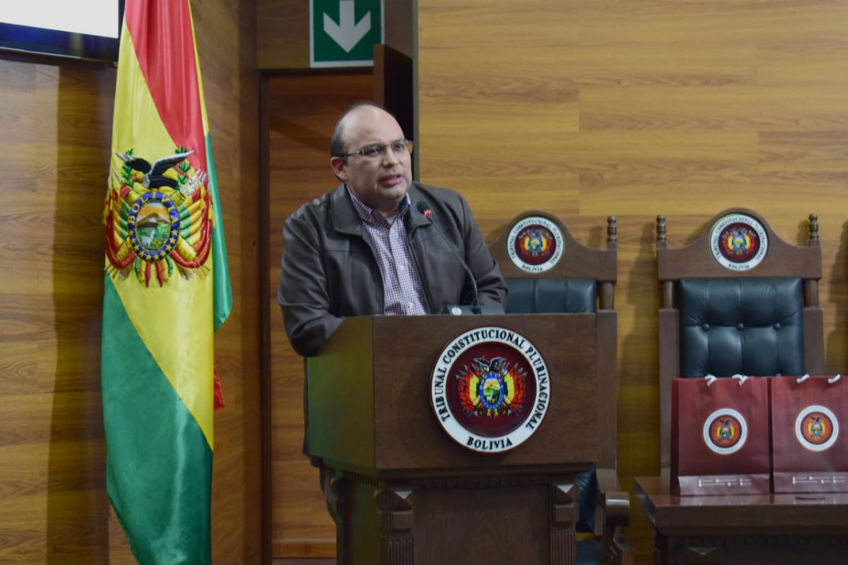 En este momento estás viendo AUTORIDADES DEL TCP RECIBIERON LA VISITA DE ESTUDIANTES DE LA CARRERA DE DERECHO DE LA UNIVERSIDAD NACIONAL “SIGLO XX”