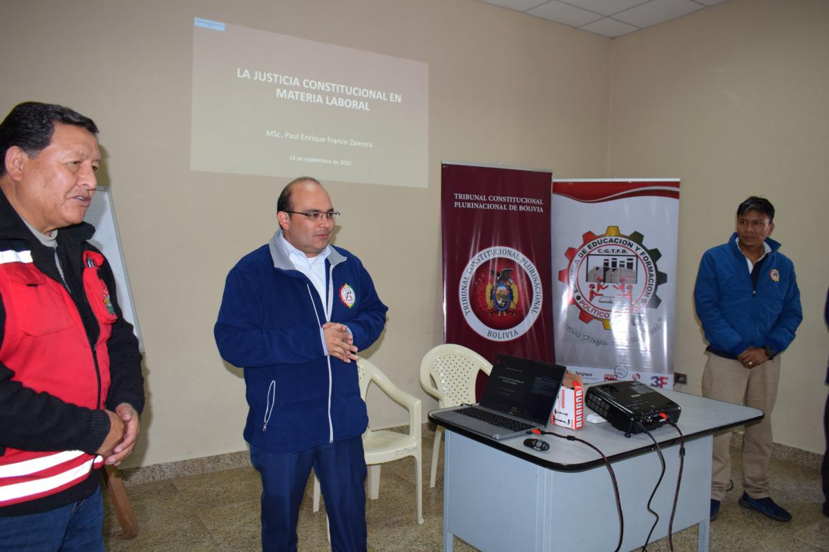 En este momento estás viendo PRESIDENTE DE TCP EXPUSO SOBRE LA JUSTICIA CONSTITUCIONAL EN MATERIA LABORAL EN TALLER CON TRABAJADORES FABRILES DE SUCRE Y POTOSÍ