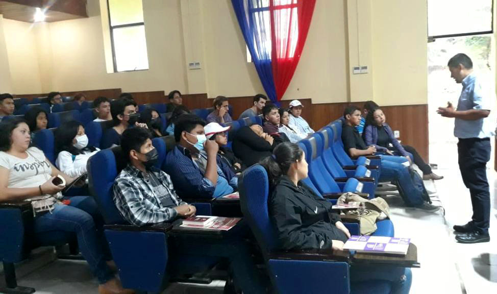 En este momento estás viendo MAGISTRADO ESPADA PARTICIPÓ COMO EXPOSITOR EN TALLER REALIZADO EN LA CARRERA DE MEDICINA DE LA UNIVERSIDAD AMAZÓNICA DE PANDO