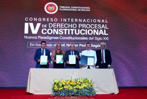 Lee más sobre el artículo TRIBUNAL CONSTITUCIONAL PLURINACIONAL Y UDABOL SUSCRIBEN CONVENIO DE COOPERACIÓN ACADÉMICA INTERINSTITUCIONAL