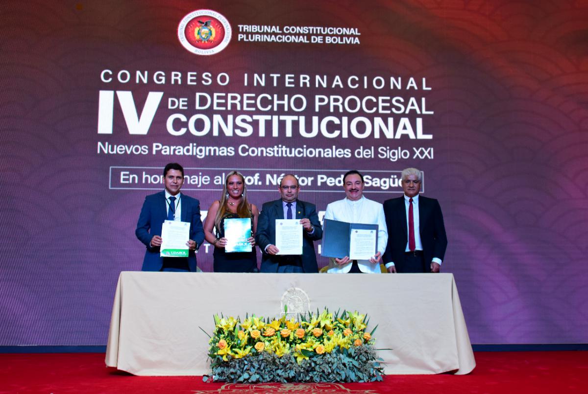 En este momento estás viendo TRIBUNAL CONSTITUCIONAL PLURINACIONAL Y UDABOL SUSCRIBEN CONVENIO DE COOPERACIÓN ACADÉMICA INTERINSTITUCIONAL