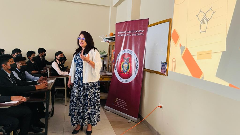 En este momento estás viendo CULMINÓ CON ÉXITO EL PRIMER CIRCUITO DE TALLERES, “CONOCIENDO LA CONSTITUCIÓN POLÍTICA DEL ESTADO, DERECHOS FUNDAMENTALES Y PROTECCIÓN DE LOS DERECHOS DE GRUPOS VULNERABLES PARA EVITAR TODA FORMA DE VIOLENCIA”