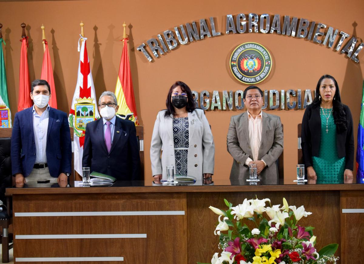Lee más sobre el artículo AUTORIDADES DEL TCP PARTICIPARON EN LA INAUGURACIÓN DEL TALLER INTERJURISDICCIONAL ENTRE LA JURISDICCIÓN AGROAMBIENTAL Y LA INDÍGENA ORIGINARIA CAMPESINA EN MATERIA DE TIERRAS