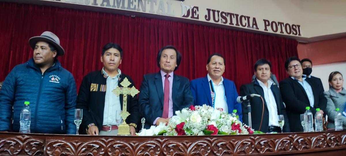 Lee más sobre el artículo MAGISTRADO PETRONILO FLORES CONDORI PARTICIPÓ DE LA INAUGURACIÓN DEL AÑO JUDICIAL GESTIÓN 2023 EN EL DEPARTAMENTO DE POTOSÍ