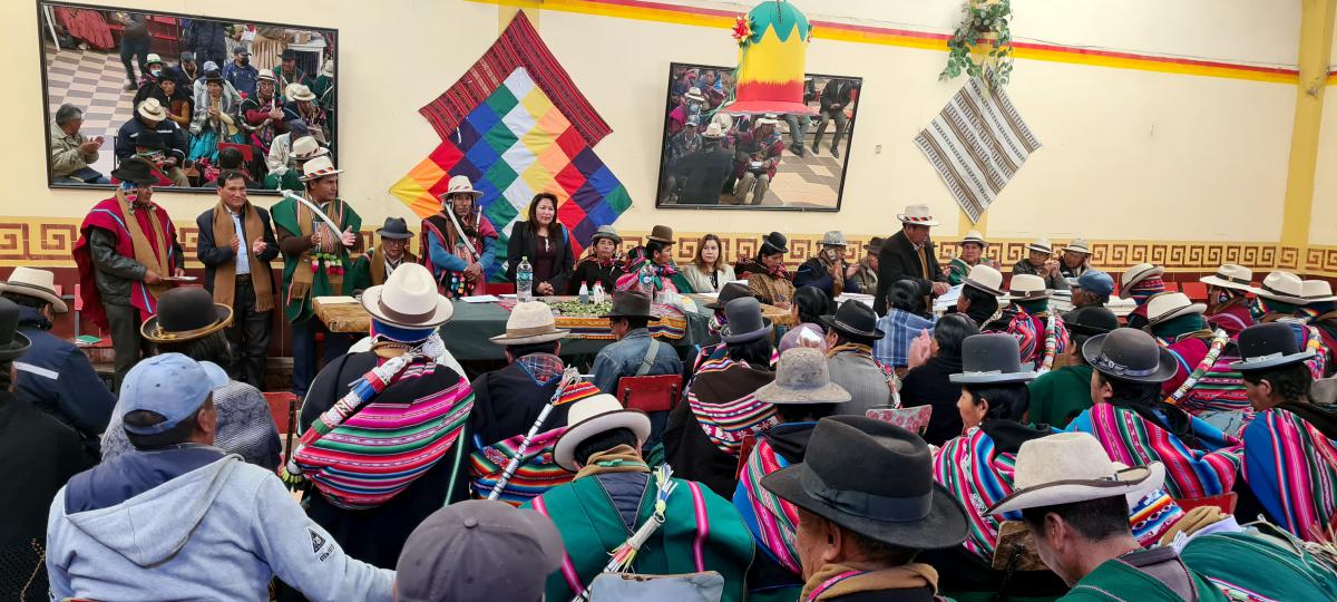 Lee más sobre el artículo MAGISTRADA BRIGIDA CELIA VARGAS BARAÑADO PARTICIPÓ DEL TALLER DE SOCIALIZACIÓN EN LA JACH´A TANTACHAWI DE LA NACIÓN JACH´A SUYU PAKAJAQI