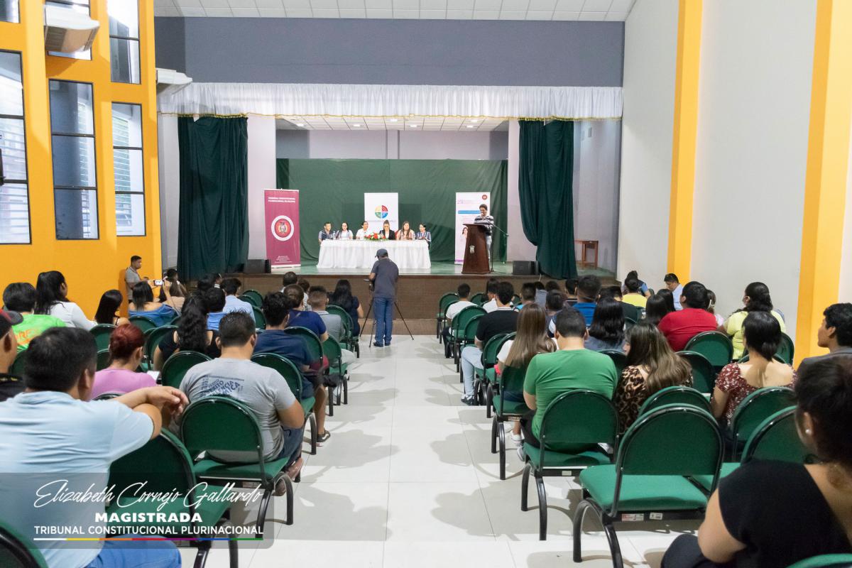 En este momento estás viendo MAGISTRADA ELIZABETH CORNEJO PARTICIPÓ COMO PONENTE EN EL SEXTO CURSO ORGANIZADO POR EL DEFENSOR DEL PUEBLO EN YACUIBA