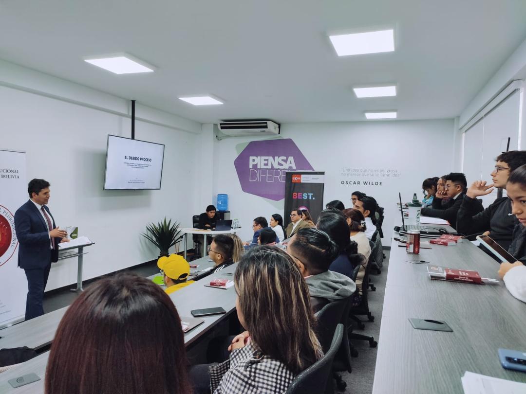 Lee más sobre el artículo MAGISTRADO CARLOS CALDERÓN PARTICIPÓ COMO PONENTE CON LA TEMÁTICA “EL DEBIDO PROCESO Y LA JURISDICCIÓN CONSTITUCIONAL”, EN CONVERSATORIO REALIZADO EN EL DEPARTAMENTO DE SANTA CRUZ