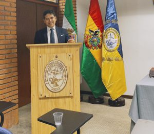 Lee más sobre el artículo MAGISTRADO DEL TCP, CARLOS CALDERÓN MEDRANO, PRESENTÓ SU LIBRO: «EL DEBIDO PROCESO» EN LA UNIVERSIDAD CATÓLICA BOLIVIANA «SAN PABLO»