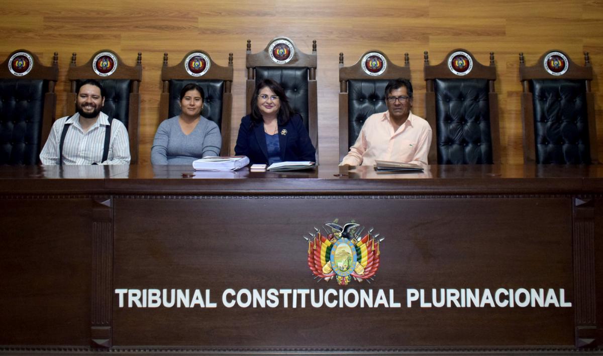 Lee más sobre el artículo MAGISTRADA KAREM GALLARDO REALIZÓ LA ENTREGA DE LA CARTA ORGÁNICA CON COMPATIBILIDAD PLENA AL MUNICIPIO DE OMEREQUE DEL DEPARTAMENTO DE COCHABAMBA