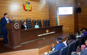 Lee más sobre el artículo TCP RECIBIÓ VISITA DE ESTUDIANTES DE LA CARRERA DE DERECHO DE LA UNIVERSIDAD NACIONAL SIGLO XX- SUB SEDE COLQUIRI (CENTRO MINERO)