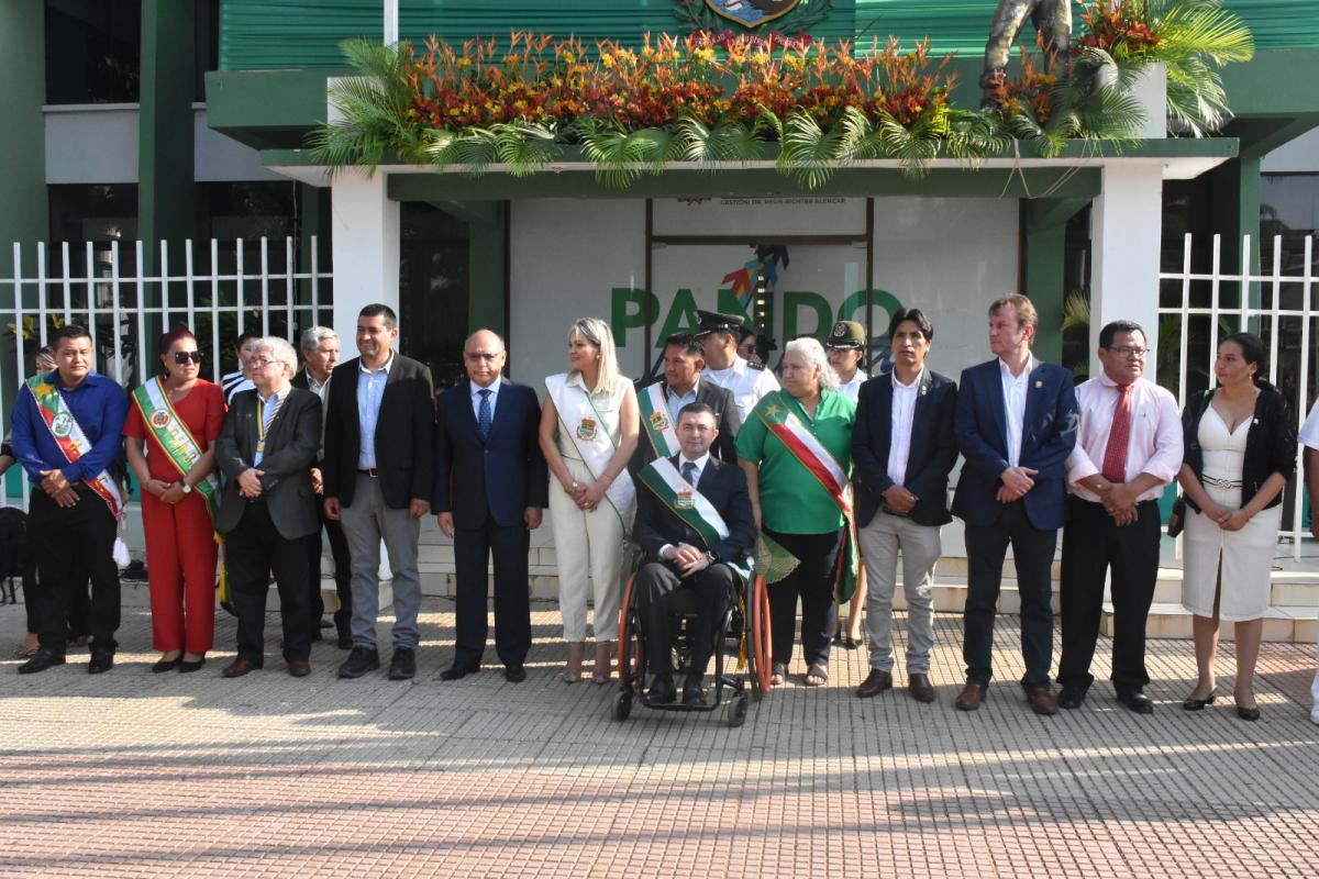 Lee más sobre el artículo MAGISTRADO DEL TCP, RENÉ YVÁN ESPADA NAVÍA PARTICIPÓ DE LOS ACTOS PROTOCOLARES EN CONMEMORACIÓN A LA BATALLA DE BAHÍA