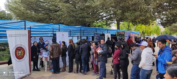 En este momento estás viendo UNIDAD DE COORDINACIÓN DEL TCP DE ORURO PARTICIPÓ EN LA FERIA JUDICIAL INFORMATIVA REALIZADA EN EL MUNICIPIO DE CHALLAPATA