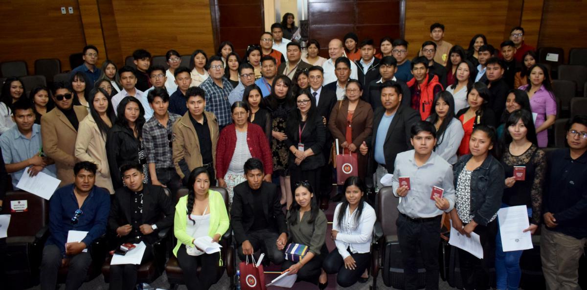 En este momento estás viendo MAGISTRADA BRIGIDA VARGAS BARAÑADO RECIBIÓ EN EL TCP A ESTUDIANTES DEL CUARTO CURSO “C” DE DERECHO DE LA UPEA