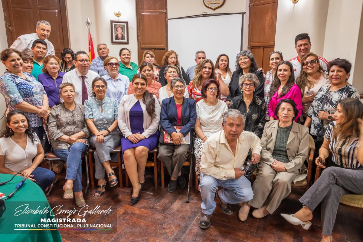 En este momento estás viendo MAGISTRADA ELIZABETH CORNEJO EXPONE EN EXITOSO XXXIII CONGRESO NACIONAL DE LA ASOCIACIÓN IBEROAMERICANA DE DERECHO DEL TRABAJO Y SEGURIDAD SOCIAL