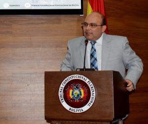 Lee más sobre el artículo PRESIDENTE DEL TCP IMPARTIÓ CURSO SOBRE EL CONTROL DE CONSTITUCIONALIDAD EN BOLIVIA A SARGENTOS Y SUB OFICIALES DE LA ESCUELA SUPERIOR DE POLICÍAS