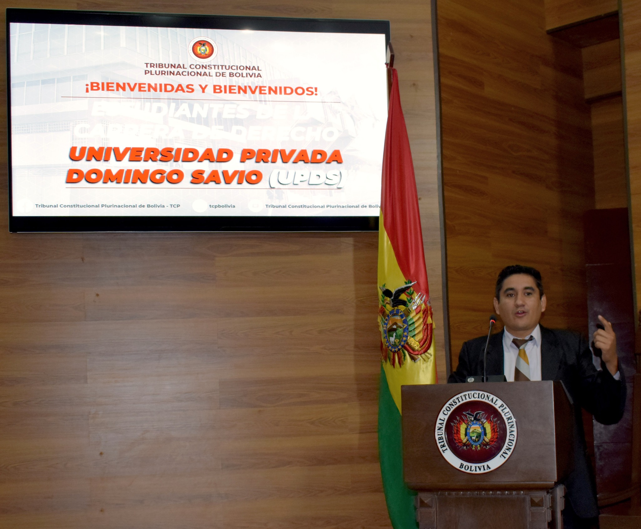 En este momento estás viendo ESTUDIANTES DE LA CARRERA DE DERECHO DE LA UNIVERSIDAD PRIVADA DOMINGO SAVIO VISITAN EL TCP