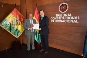 Lee más sobre el artículo TRIBUNAL CONSTITUCIONAL PLURINACIONAL DE BOLIVIA RECIBE VISITA DEL VICEPRESIDENTE DE LA ASOCIACIÓN MUNDIAL DE JUSTICIA CONSTITUCIONAL