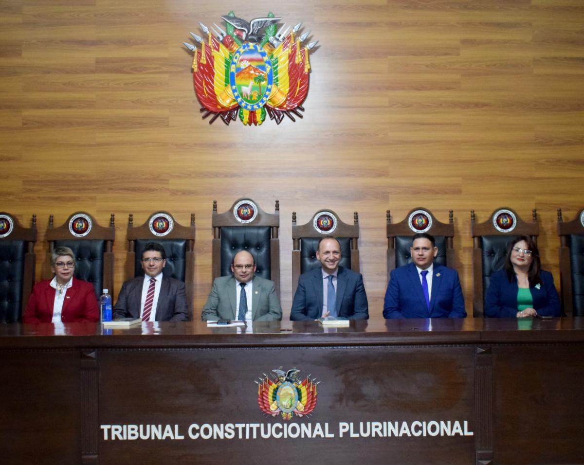 En este momento estás viendo TRIBUNAL CONSTITUCIONAL PLURINACIONAL REALIZÓ CONVERSATORIO DENOMINADO “DIÁLOGOS CONSTITUCIONALES” CON DESTACADOS EXPERTOS EN DERECHO CONSTITUCIONAL DE COLOMBIA, ESPAÑA Y ECUADOR