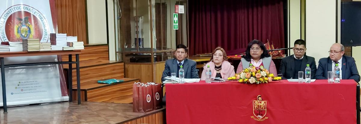 En este momento estás viendo MAGISTRADA DEL TCP, GEORGINA AMUSQUIVAR MOLLER, PARTICIPÓ EN EL “SEMINARIO INTERPRETACIÓN PROGRESIVA DE LOS DERECHOS HUMANOS” ORGANIZADO POR LA UNIVERSIDAD PRIVADA DE ORURO