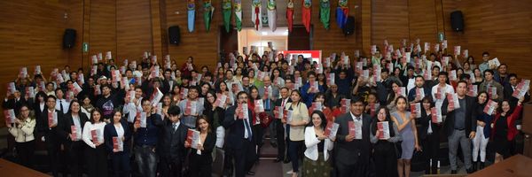 En este momento estás viendo TCP PRESENTÓ LA “REVISTA SEMILLERO”, PUBLICACIÓN INSTITUCIONAL QUE CONTIENE ARTÍCULOS Y PONENCIAS DE JÓVENES INVESTIGADORES DE BOLIVIA, COLOMBIA Y PERÚ