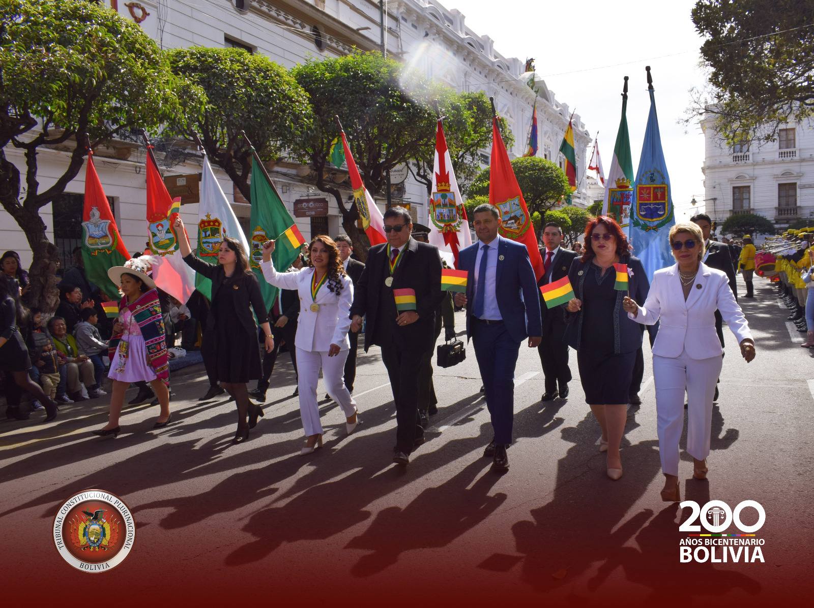 Lee más sobre el artículo AUTORIDADES DEL TRIBUNAL CONSTITUCIONAL PLURINACIONAL RINDEN SU HOMENAJE A LOS 200 AÑOS DE BOLIVIA