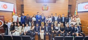 Lee más sobre el artículo 𝐃𝐞𝐬𝐝𝐞 𝐒𝐚𝐧𝐭𝐚 𝐂𝐫𝐮𝐳  𝐄𝐒𝐓𝐔𝐃𝐈𝐀𝐍𝐓𝐄𝐒 𝐃𝐄 𝐋𝐀 𝐔𝐍𝐈𝐕𝐄𝐑𝐒𝐈𝐃𝐀𝐃 𝐂𝐀𝐓𝐎́𝐋𝐈𝐂𝐀 𝐁𝐎𝐋𝐈𝐕𝐈𝐀𝐍𝐀 ❞𝐒𝐀𝐍 𝐏𝐀𝐁𝐋𝐎❞ 𝐕𝐈𝐒𝐈𝐓𝐀𝐑𝐎𝐍 𝐄𝐋 𝐓.𝐂.𝐏.