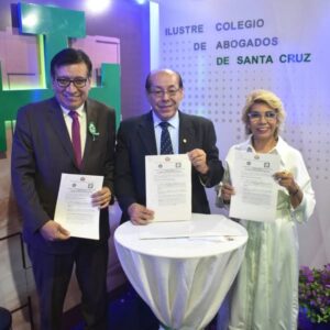 Lee más sobre el artículo 𝐄𝐋 𝐈𝐋𝐔𝐒𝐓𝐑𝐄 𝐂𝐎𝐋𝐄𝐆𝐈𝐎 𝐃𝐄 𝐀𝐁𝐎𝐆𝐀𝐃𝐎𝐒 𝐃𝐄 𝐒𝐀𝐍𝐓𝐀 𝐂𝐑𝐔𝐙 𝐘 𝐄𝐋 𝐓𝐂𝐏  𝐅𝐎𝐑𝐓𝐀𝐋𝐄𝐂𝐄𝐍 𝐂𝐎𝐎𝐏𝐄𝐑𝐀𝐂𝐈𝐎́𝐍 𝐈𝐍𝐓𝐄𝐑𝐈𝐍𝐒𝐓𝐈𝐓𝐔𝐂𝐈𝐎𝐍𝐀𝐋 𝐂𝐎𝐍 𝐅𝐈𝐑𝐌𝐀 𝐃𝐄 𝐂𝐎𝐍𝐕𝐄𝐍𝐈𝐎