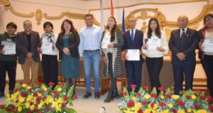 Lee más sobre el artículo 𝗧𝗥𝗜𝗕𝗨𝗡𝗔𝗟 𝗖𝗢𝗡𝗦𝗧𝗜𝗧𝗨𝗖𝗜𝗢𝗡𝗔𝗟 𝗣𝗟𝗨𝗥𝗜𝗡𝗔𝗖𝗜𝗢𝗡𝗔𝗟 𝗗𝗘𝗦𝗔𝗥𝗥𝗢𝗟𝗟Ò 𝗘𝗟 𝗖𝗜𝗖𝗟𝗢 𝗗𝗘 𝗖𝗢𝗡𝗩𝗘𝗥𝗦𝗔𝗧𝗢𝗥𝗜𝗢𝗦 “𝗗𝗜Á𝗟𝗢𝗚𝗢𝗦 𝗘𝗡 𝗧𝗢𝗥𝗡𝗢 𝗔 𝗟𝗔 𝗥𝗘𝗙𝗢𝗥𝗠𝗔 𝗗𝗘 𝗟𝗔 𝗖𝗢𝗡𝗦𝗧𝗜𝗧𝗨𝗖𝗜Ó𝗡”, 𝗘𝗡 𝗟𝗔 𝗨𝗡𝗜𝗩𝗘𝗥𝗦𝗜𝗗𝗔𝗗 𝗠𝗔𝗬𝗢𝗥 𝗗𝗘 𝗦𝗔𝗡 𝗦𝗜𝗠Ó𝗡