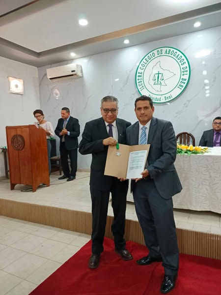 Lee más sobre el artículo PRESIDENTE DEL TCP GONZALO HURTADO RECIBE RECONOCIMIENTO DEL COLEGIO DE ABOGADOS DEL BENI POR SU DESTACADA TRAYECTORIA PROFESIONAL Y MÁXIMA AUTORIDAD JUDICIAL