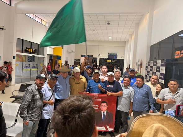 Lee más sobre el artículo 𝐄𝐋 𝐁𝐄𝐍𝐈 𝐑𝐄𝐂𝐈𝐁𝐄 𝐂𝐀́𝐋𝐈𝐃𝐀𝐌𝐄𝐍𝐓𝐄 𝐀𝐋 𝐏𝐑𝐄𝐒𝐈𝐃𝐄𝐍𝐓𝐄 𝐃𝐄𝐋 𝐓𝐂𝐏 𝐆𝐎𝐍𝐙𝐀𝐋𝐎 𝐇𝐔𝐑𝐓𝐀𝐃𝐎 𝐘 𝐋𝐄 𝐁𝐑𝐈𝐍𝐃𝐀 𝐓𝐎𝐃𝐎 𝐒𝐔 𝐑𝐄𝐒𝐏𝐀𝐋𝐃𝐎