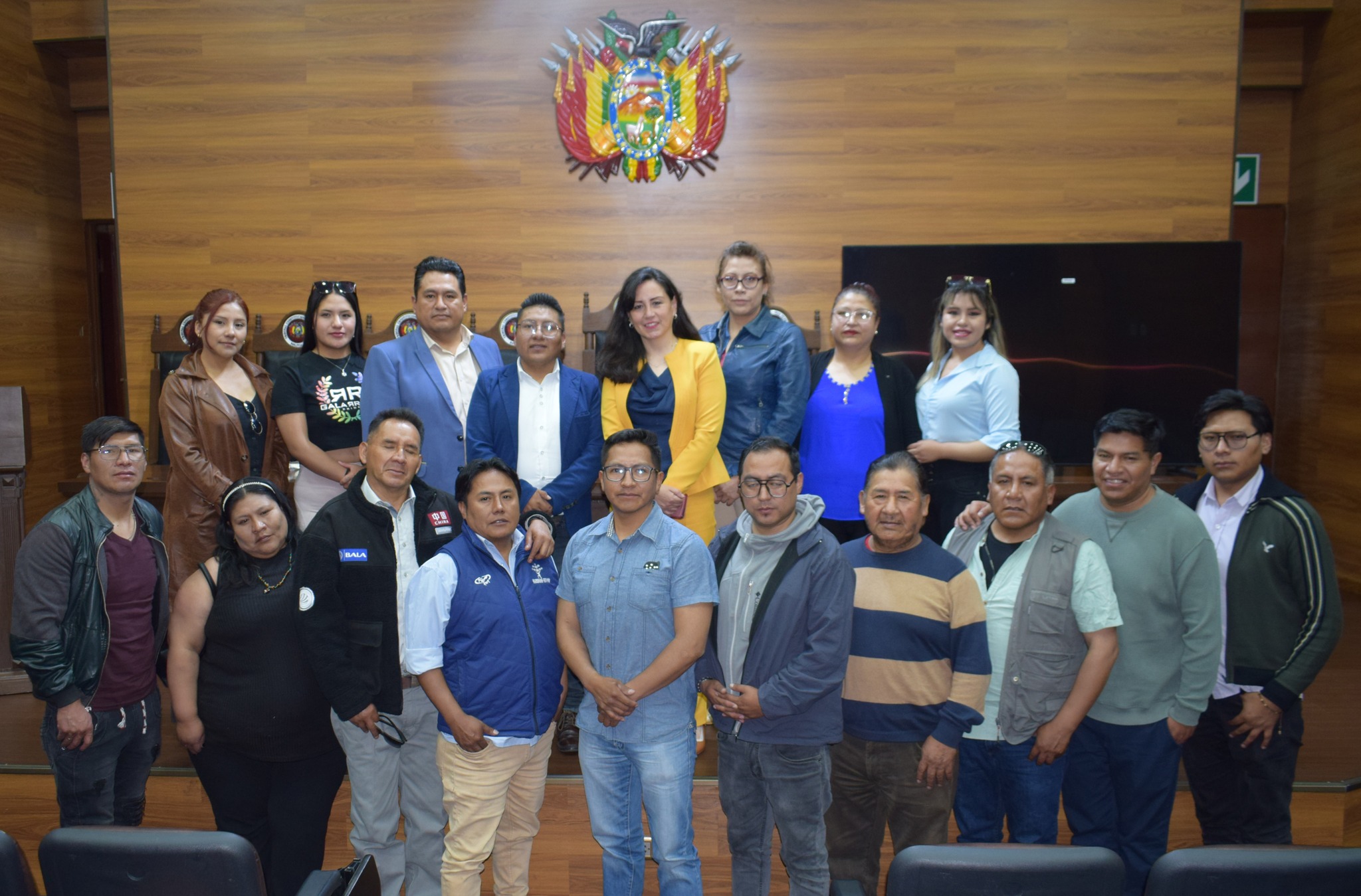 En este momento estás viendo 𝗘𝘀𝘁𝘂𝗱𝗶𝗮𝗻𝘁𝗲𝘀 𝗱𝗲 𝗹𝗮 𝗨𝗣𝗗𝗦–𝗢𝗿𝘂𝗿𝗼 𝗿𝗲𝗮𝗹𝗶𝘇𝗮𝗻 𝘃𝗶𝘀𝗶𝘁𝗮 𝗮𝗰𝗮𝗱é𝗺𝗶𝗰𝗮 𝗮𝗹 𝗧𝗿𝗶𝗯𝘂𝗻𝗮𝗹 𝗖𝗼𝗻𝘀𝘁𝗶𝘁𝘂𝗰𝗶𝗼𝗻𝗮𝗹 𝗣𝗹𝘂𝗿𝗶𝗻𝗮𝗰𝗶𝗼𝗻𝗮𝗹