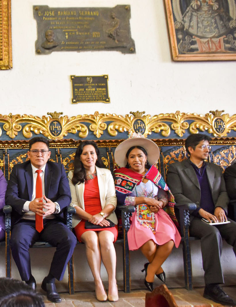 Lee más sobre el artículo 𝑴𝒂𝒈𝒊𝒔𝒕𝒓𝒂𝒅𝒐𝒔 𝒑𝒂𝒓𝒕𝒊𝒄𝒊𝒑𝒂𝒓𝒐𝒏 𝒅𝒆𝒍 𝑨𝒄𝒕𝒐 𝒅𝒆 𝑬𝒏𝒕𝒓𝒆𝒈𝒂 𝒅𝒆 𝑪𝒓𝒆𝒅𝒆𝒏𝒄𝒊𝒂𝒍𝒆𝒔 𝑻𝑪𝑷 𝑹𝑨𝑻𝑰𝑭𝑰𝑪𝑨 𝑺𝑼 𝑪𝑶𝑴𝑷𝑹𝑶𝑴𝑰𝑺𝑶 𝑪𝑶𝑵 𝑳𝑨 𝑫𝑬𝑴𝑶𝑪𝑹𝑨𝑪𝑰𝑨 𝑸𝑼𝑬 𝑷𝑬𝑹𝑴𝑰𝑻𝑰𝑶́ 𝑬𝑳𝑬𝑮𝑰𝑹 𝑨 𝑳𝑶𝑺 𝑵𝑼𝑬𝑽𝑶𝑺 𝑴𝑨𝑵𝑫𝑨𝑻𝑨𝑹𝑰𝑶𝑺 𝑫𝑬𝑳 𝑷𝑨𝑰́𝑺